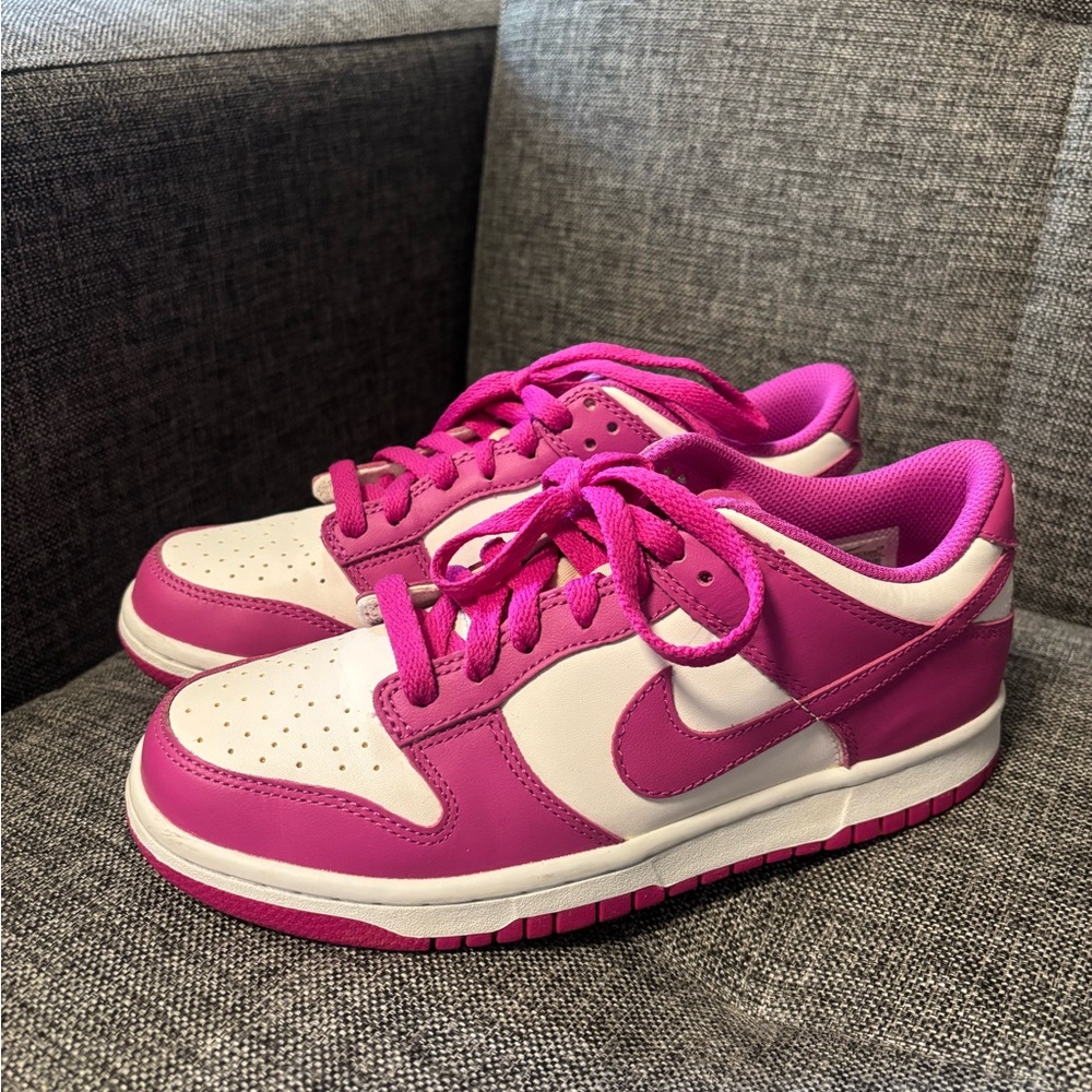 Nike Women’s Pink and White Low-Top Sneakers — Bold Fuchsia Accent